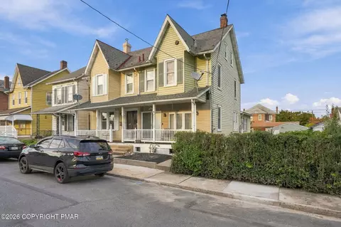 1521 Washington Ave, Northampton, PA 18067