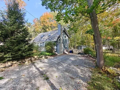 215 Yuma Trl, Pocono Lake, PA 18347