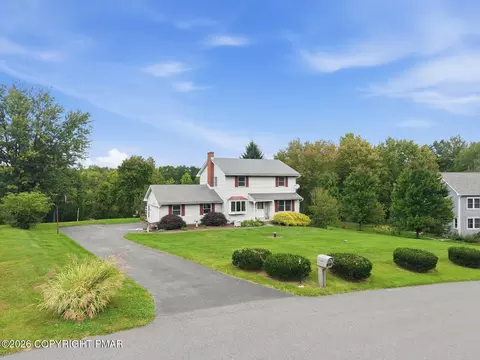 233 Treeline Dr, Pen Argyl, PA 18072