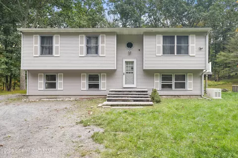 258 Clubhouse Dr, East Stroudsburg, PA 18302