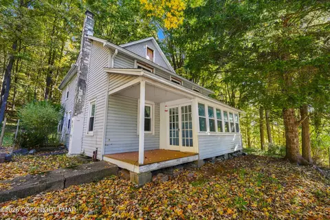217 Lower Swiftwater Rd, Cresco, PA 18326