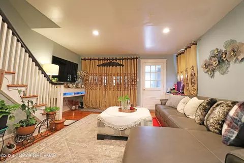 Living - 111 Oakley Rd, Darby, PA 19082 photo 5 of 5