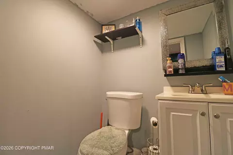 Bath - 111 Oakley Rd, Darby, PA 19082 photo 3 of 7