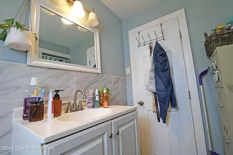 Bath - 111 Oakley Rd, Darby, PA 19082 photo 7 of 7