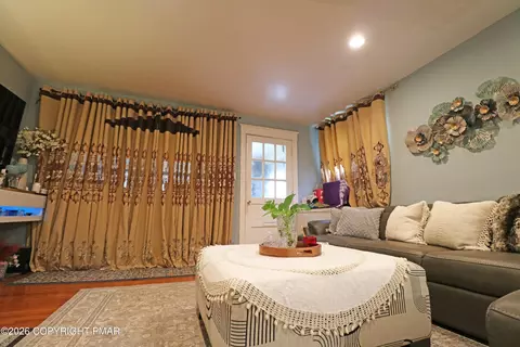 Living - 111 Oakley Rd, Darby, PA 19082 photo 4 of 5