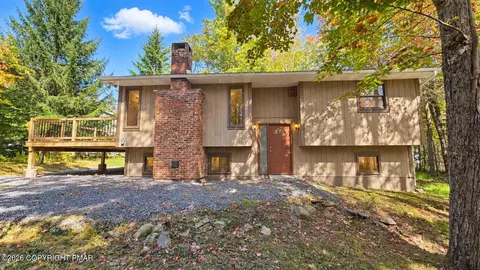 9121 Brandywine Dr, Tobyhanna, PA 18466