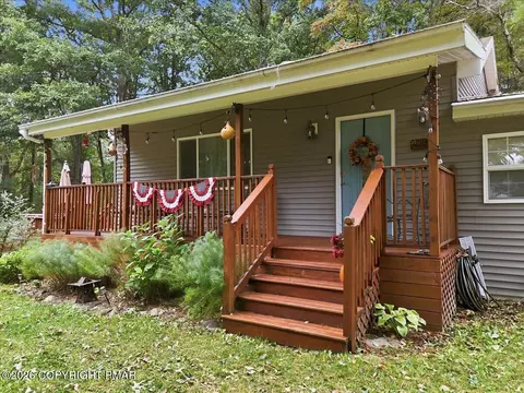 1023 Twin Lake Rd, Stroudsburg, PA 18360