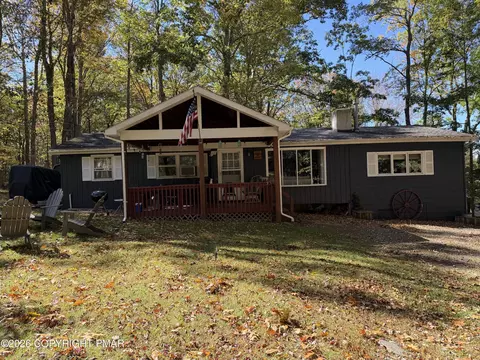 108 Sundance Dr, Pocono Lake, PA 18347