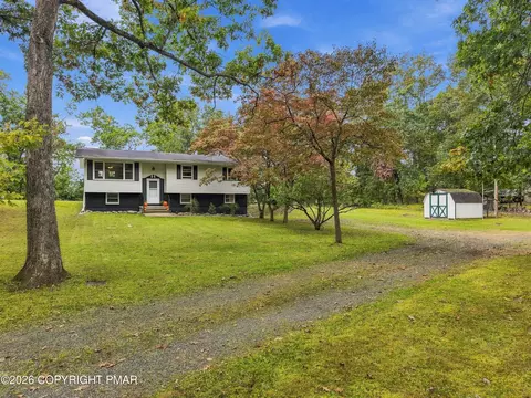 84 Lower Lakeview Dr, East Stroudsburg, PA 18302