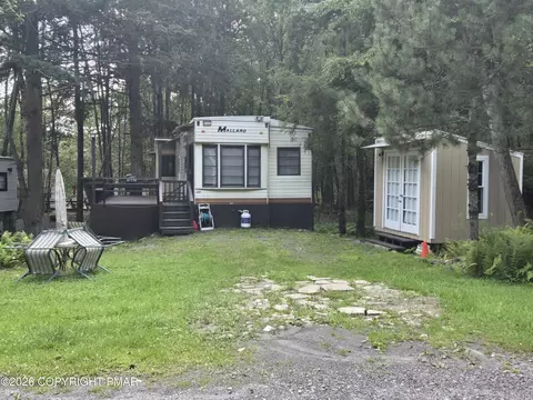 142 Rainbow Dr, Gouldsboro, PA 18424