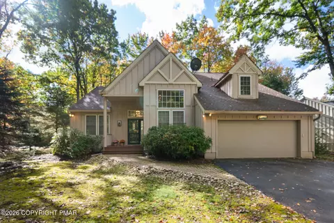 217 Sunset Pond Ln, Pocono Pines, PA 18350