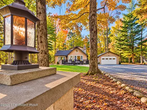5125 Cresco Dr, Pocono Lake, PA 18347