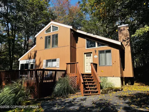 98 S Lehigh River Dr S, Clifton Township, PA 18424