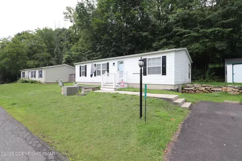 1215 Blue Mountain Cir, Saylorsburg, PA 18353