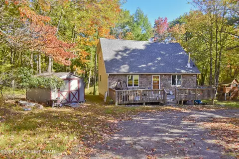 667 Sullivan Trl, Long Pond, PA 18334
