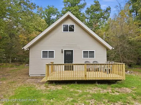 1126 Woodland Dr, East Stroudsburg, PA 18301