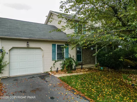 221 Jubilee Dr, Easton, PA 18040