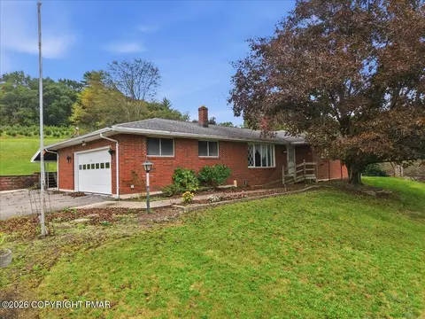 183 Hemlock Dr, Lehighton, PA 18235