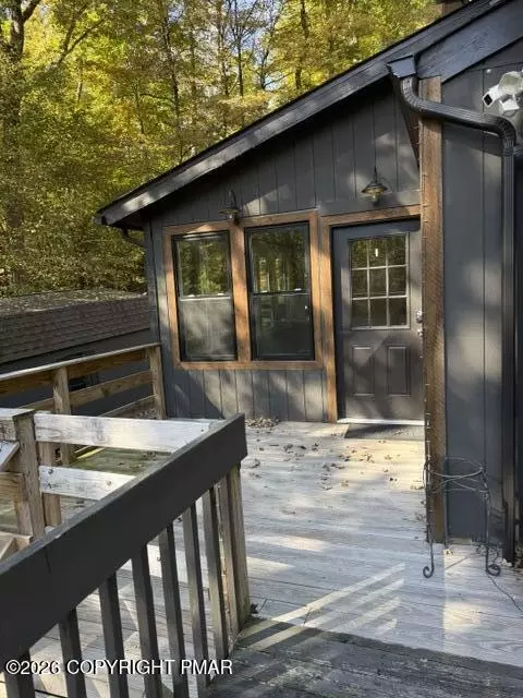 Exterior - 5995 Decker Rd, Bushkill, PA 18324 photo 1 of 6