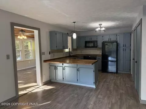Kitchen - 5995 Decker Rd, Bushkill, PA 18324 photo 2 of 2
