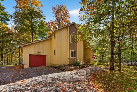 278 White Pine Dr, Pocono Lake, PA 18347