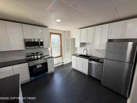 644 Walnut St, Catasauqua, PA 18032