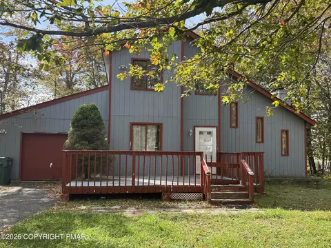 9193 Buttonwood Ct, Tobyhanna, PA 18466