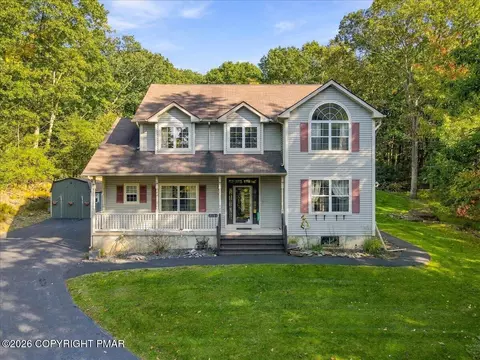 5191 Spring Dr, Swiftwater, PA 18370