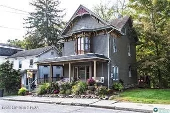 527 Delaware Ave, Mount Bethel, PA 18343
