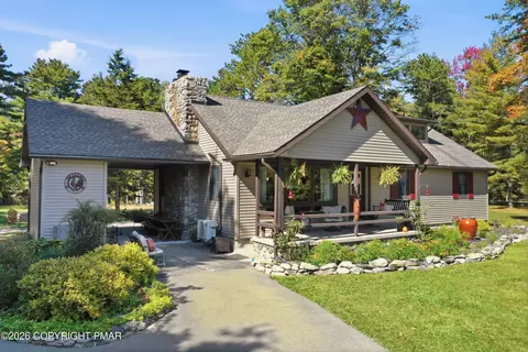 1437 Twin Pine Rd, Stroudsburg, PA 18360