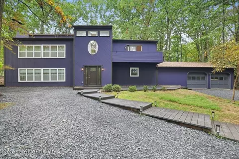 6138 Wales Ct, East Stroudsburg, PA 18301