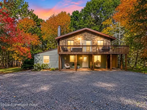 111 Country Ct, Long Pond, PA 18334