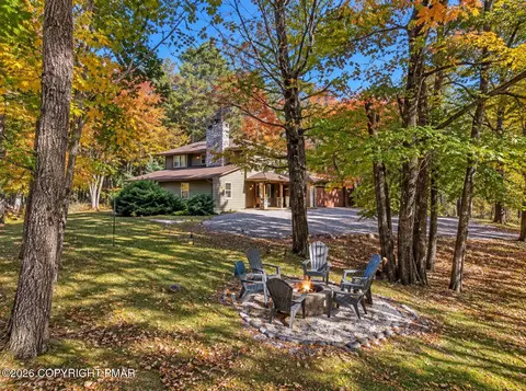 111 Country Ct, Long Pond, PA 18334