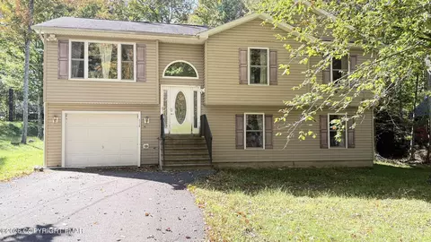 1661 Cotswold Rd, Tobyhanna, PA 18466