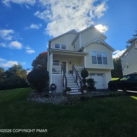 240 Hawthorne Village Ct, East Stroudsburg, PA 18302