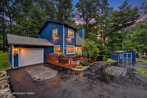 3123 Lewis Crown Dr, Tobyhanna, PA 18466