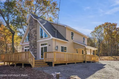 30 Caedman Dr, Albrightsville, PA 18210