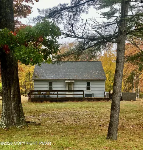 6017 Running Valley Rd, Stroudsburg, PA 18360