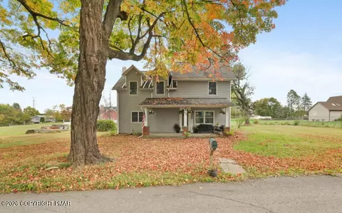 9809 N Delaware Dr, Bangor, PA 18013