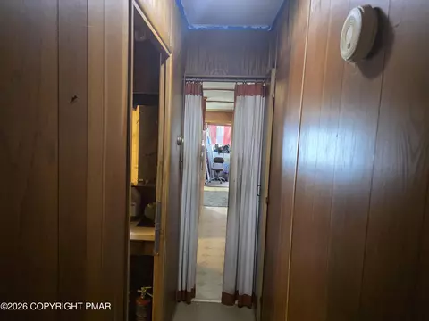 Entry Way - 111 Garris Pl, Bushkill, PA 18324 photo 2 of 3