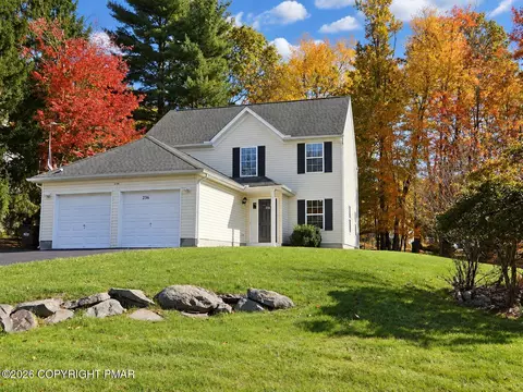236 Witness Tree Cir, East Stroudsburg, PA 18301