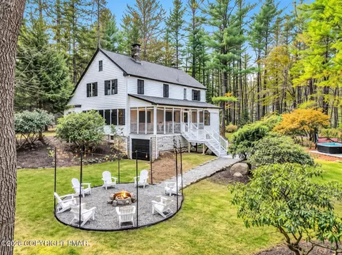 139 Mccauley Ave, Pocono Pines, PA 18350