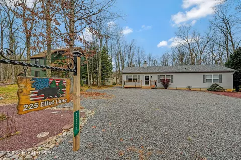 225 Eliot Ln, Albrightsville, PA 18210