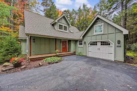 111 Halfmoon Rd, Pocono Pines, PA 18350