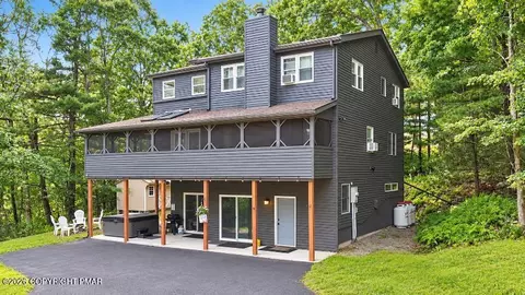 205 Lake Dr, Swiftwater, PA 18370