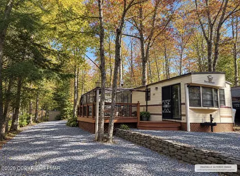 107 Glenwood Ln, Milford, PA 18337