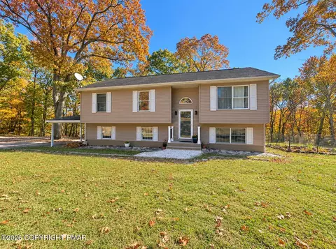 5 Ridgewood Dr, Stroudsburg, PA 18360