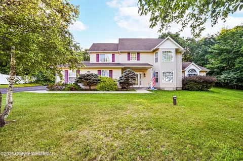 3307 Mountain Terrace Dr, Blakeslee, PA 18610