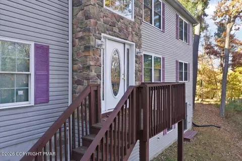 2777 Pocono Cir, Bartonsville, PA 18321