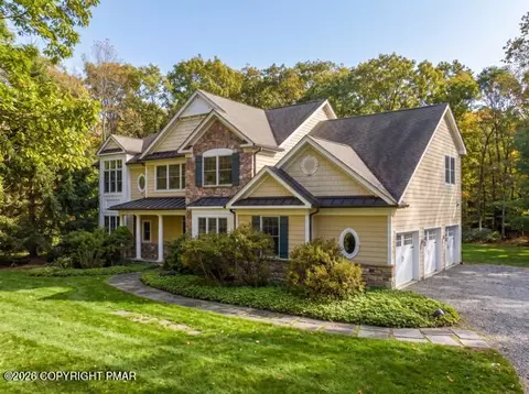 320 Sunset Ave, Swiftwater, PA 18370
